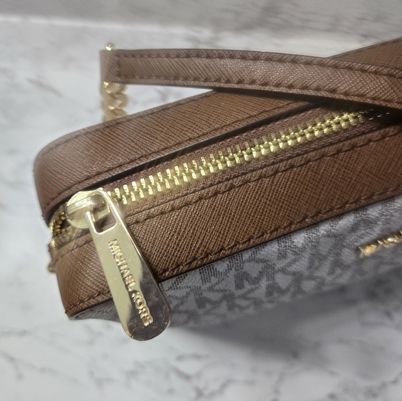 Michael Kors Jet Set Beige and Tan Crossbody Bag - Picture 8 of 9